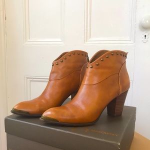Cognac brown leather Quincy boots by B. Makowsky.